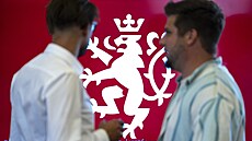 Česká republika představila nové logo pro svou vizuální identitu. (16. července...