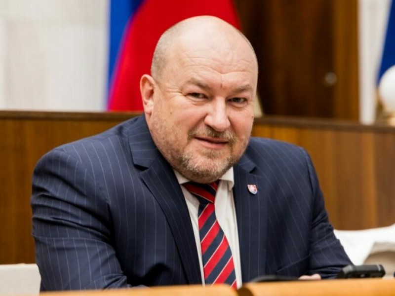 www.finreport.sk