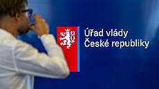 Česká republika představila nové logo pro svou vizuální identitu. (16. července...